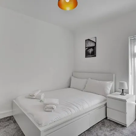 2 Bed House Sleeps 5 The Heart Of Liverpool Exterior photo