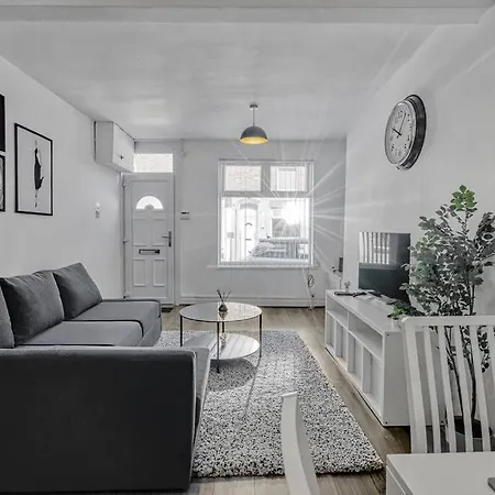 2 Bed House Sleeps 5 The Heart Of Liverpool Exterior photo