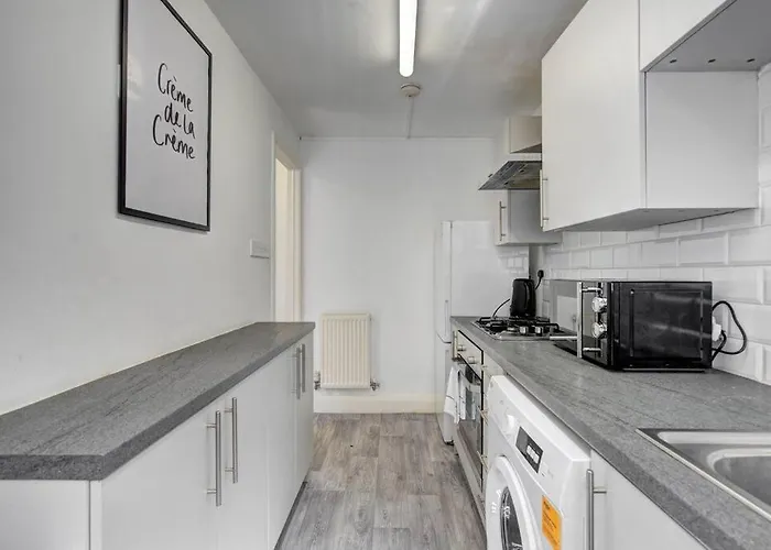 2 Bed House Sleeps 5 The Heart Of Liverpool