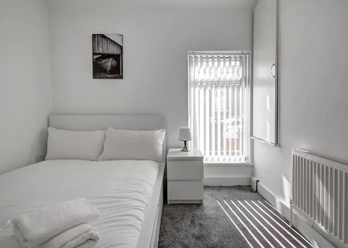 2 Bed House Sleeps 5 The Heart Of Liverpool