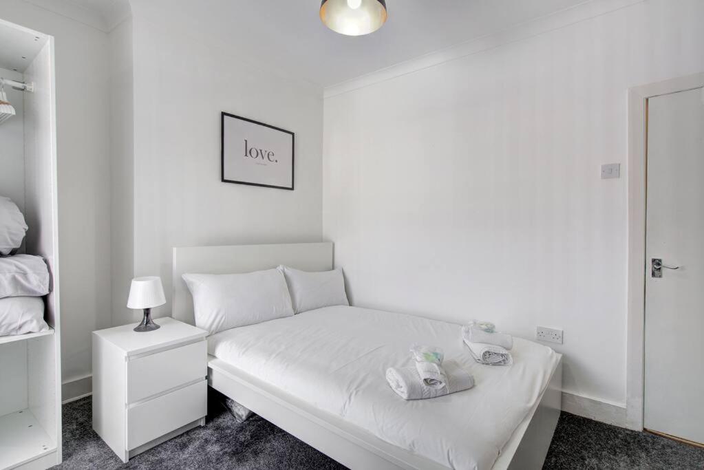 2 Bed House Sleeps 5 The Heart Of