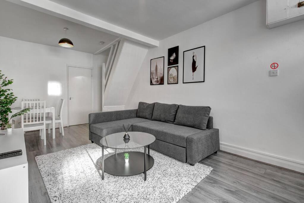 2 Bed House Sleeps 5 The Heart Of * Liverpool