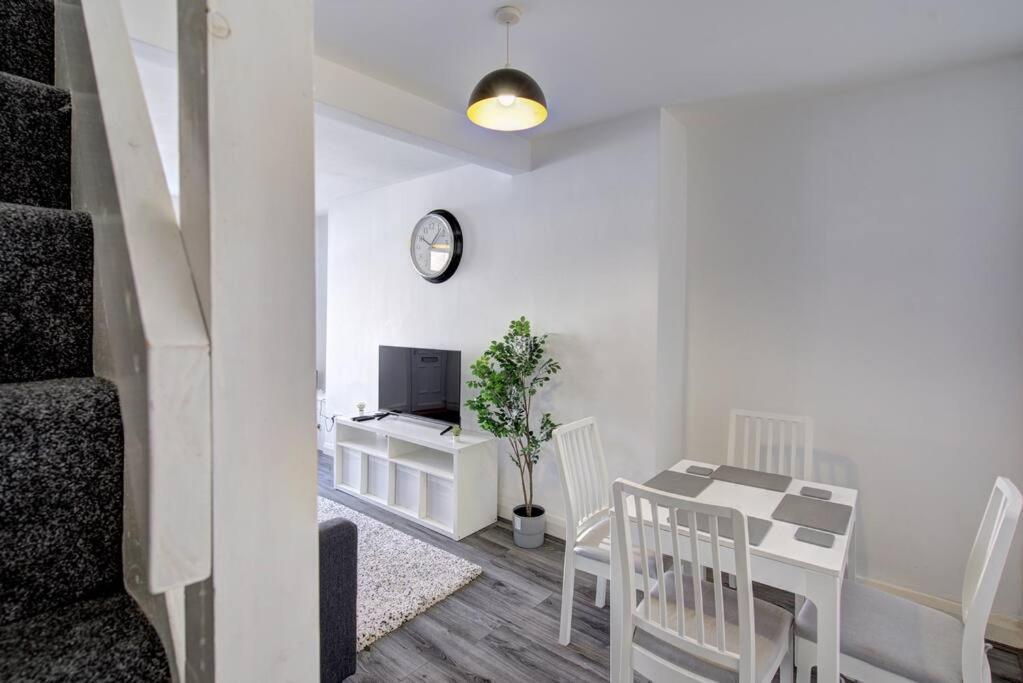 Holiday home 2 Bed House Sleeps 5 The Heart Of